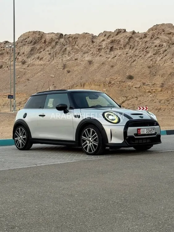 Mini Cooper 2023 for Sale in Abu Dhabi Image-5