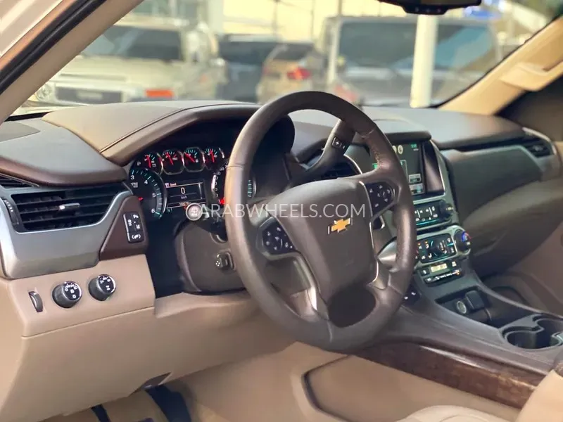 Chevrolet Tahoe 2015 for Sale in Sharjah Image-16