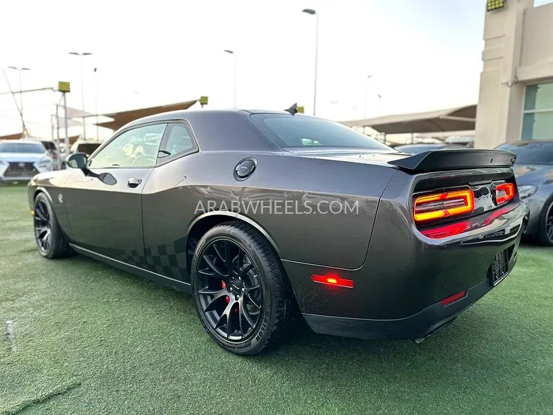 دودج تشالينجر 2019 for Sale in الشارقة Image-12