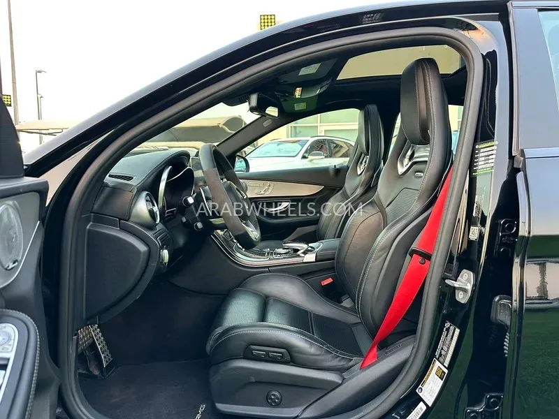 Mercedes Benz C Class 2018 for Sale in Sharjah Image-3