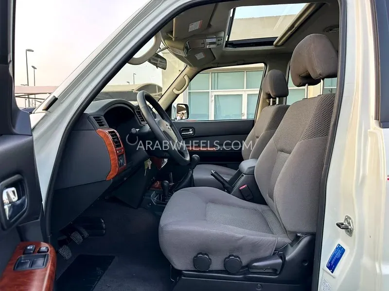 Nissan Patrol 2022 for Sale in Sharjah Image-4