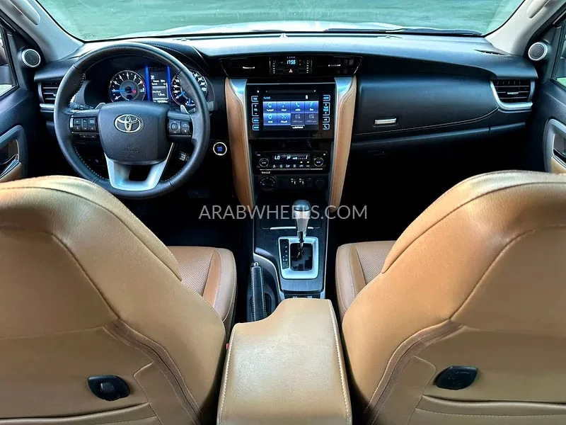 Toyota Fortuner 2020 for Sale in Sharjah Image-16