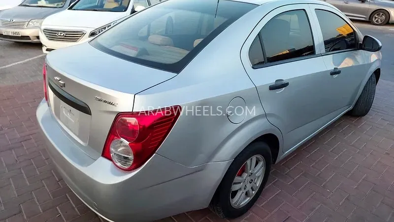 Chevrolet Sonic 2014 for Sale in Sharjah Image-5