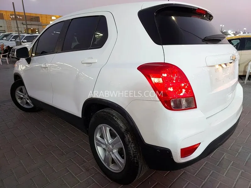 Chevrolet Trax 2021 for Sale in Sharjah Image-9