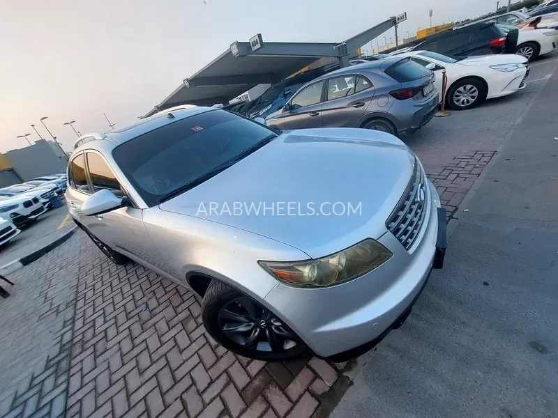 Infiniti FX35 2008 for Sale in Sharjah Image-2