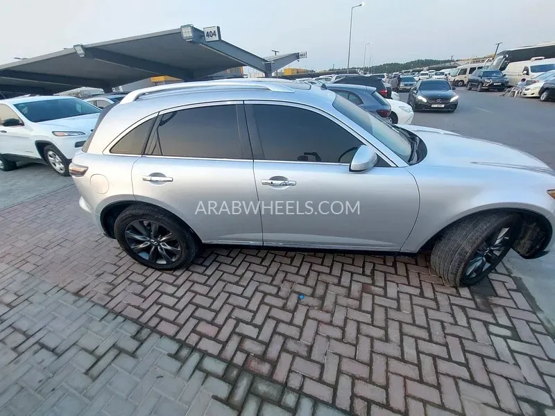 Infiniti FX35 2008 for Sale in Sharjah Image-4