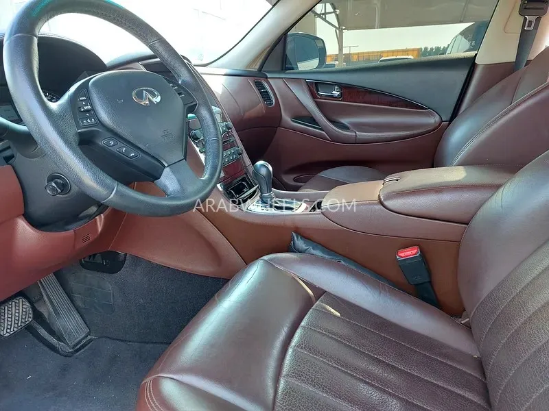 Infiniti QX50 2017 for Sale in Sharjah Image-17