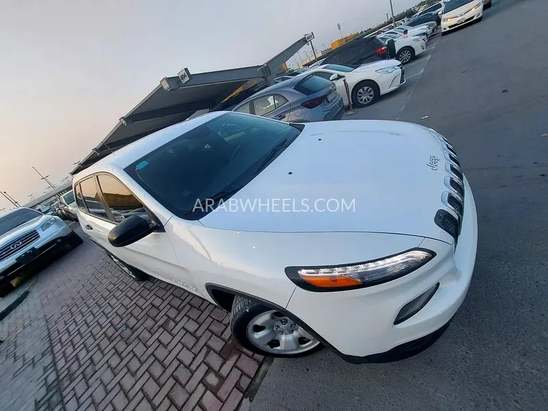 جيب شيروكي 2017 for Sale in الشارقة Image-2