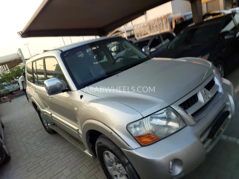 Mitsubishi Pajero 2007 for Sale in Sharjah Image-1
