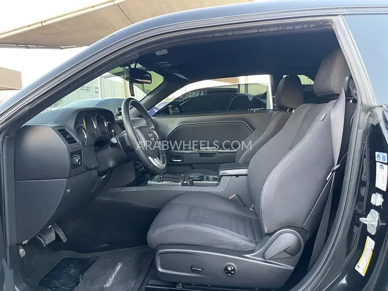 Dodge Challenger 2013 for Sale in Sharjah Image-8