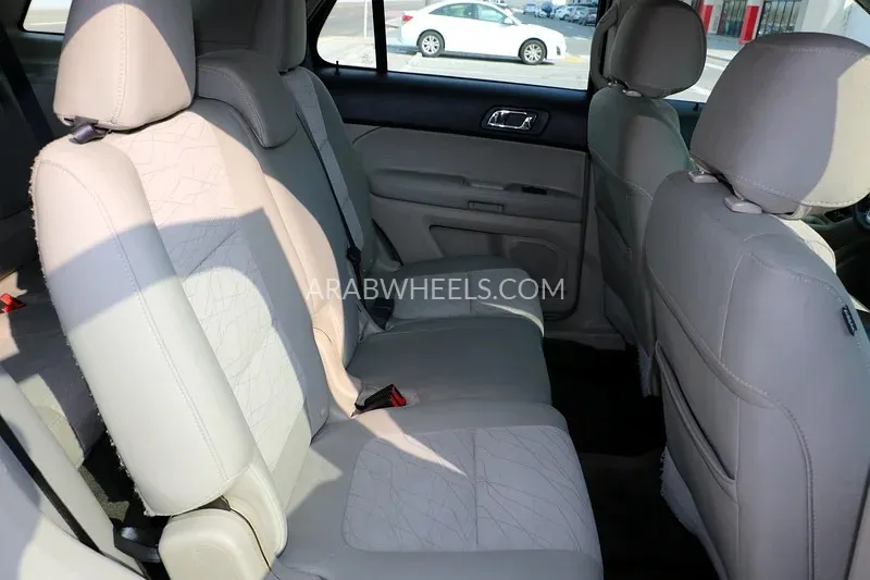 Ford Explorer 2013 for Sale in Abu Dhabi Image-15