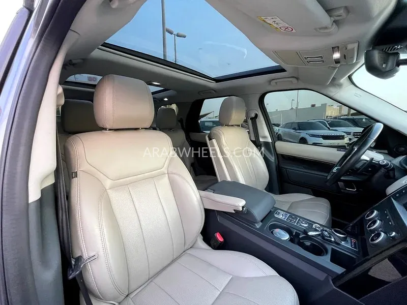 لاند روفر ديسكفري 2017 for Sale in الشارقة Image-11