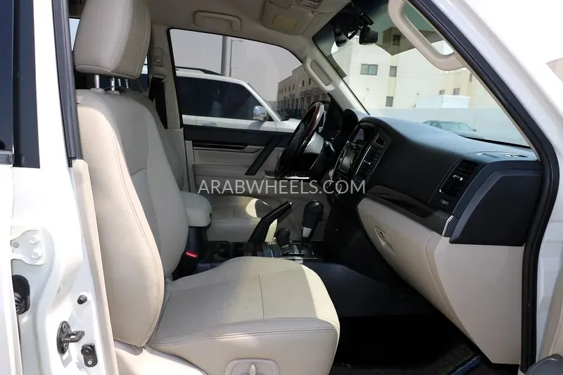 Mitsubishi Pajero 2020 for Sale in Abu Dhabi Image-10