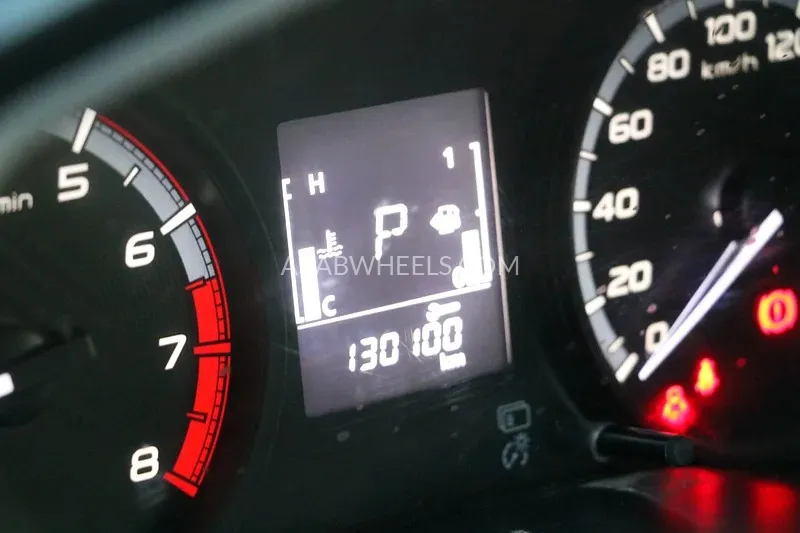 Mitsubishi Xpander 2022 for Sale in Abu Dhabi Image-9