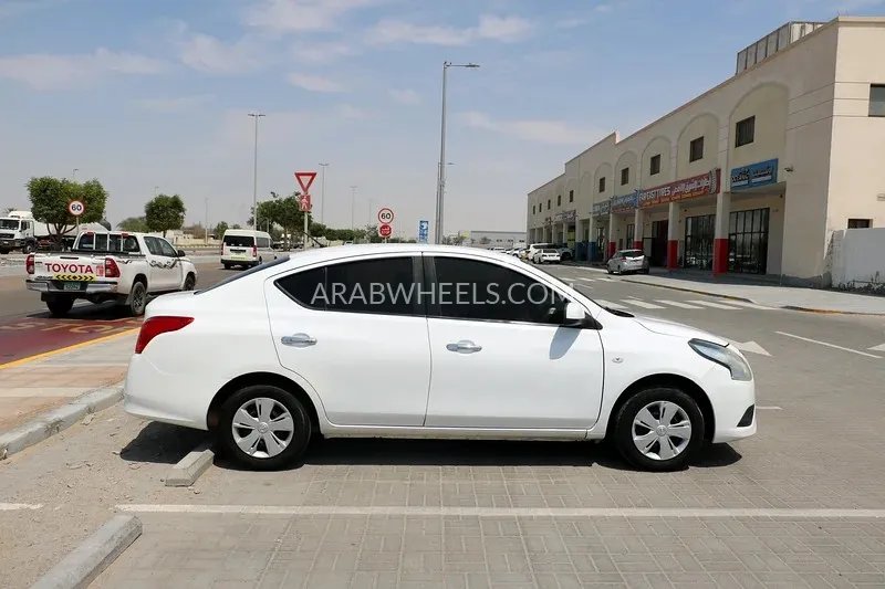Nissan Sunny 2019 for Sale in Abu Dhabi Image-2