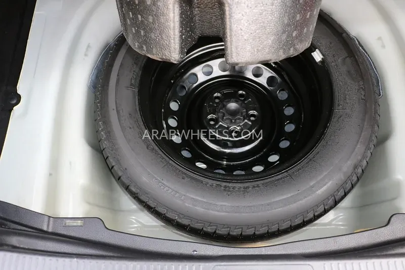 تويوتا كامري 2019 for Sale in أبو ظبي Image-18