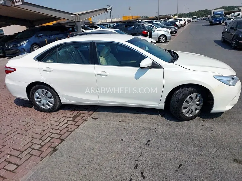 Toyota Camry 2017 for Sale in Sharjah Image-4