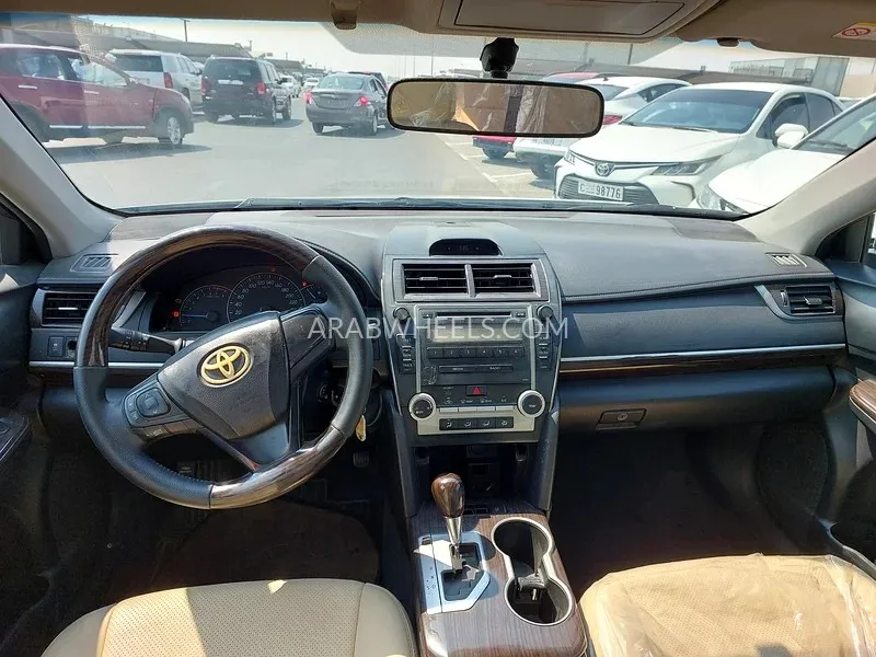 Toyota Camry 2017 for Sale in Sharjah Image-19