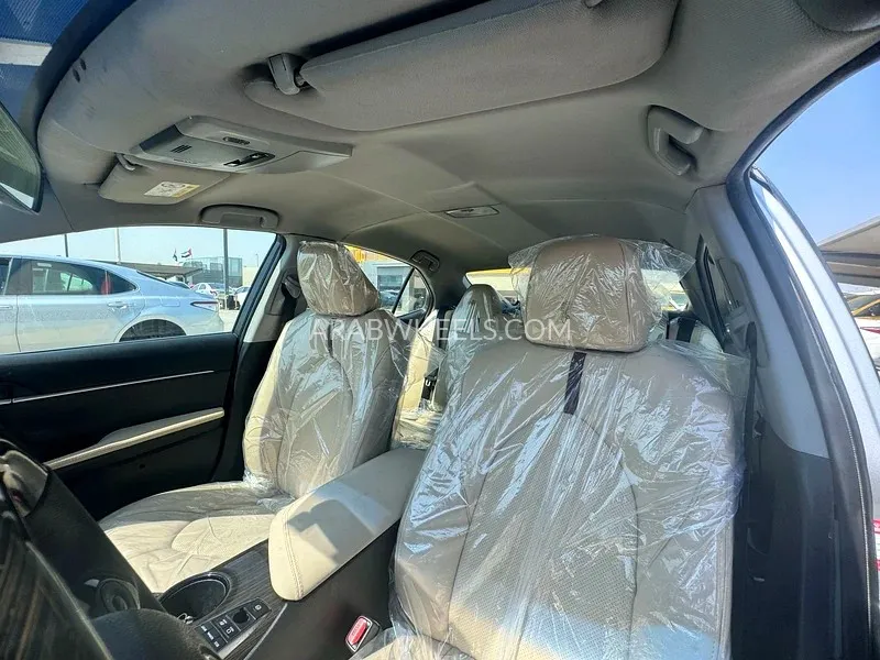 Toyota Camry 2019 for Sale in Sharjah Image-8