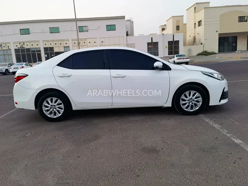 Toyota Corolla 2019 for Sale in Abu Dhabi Image-7