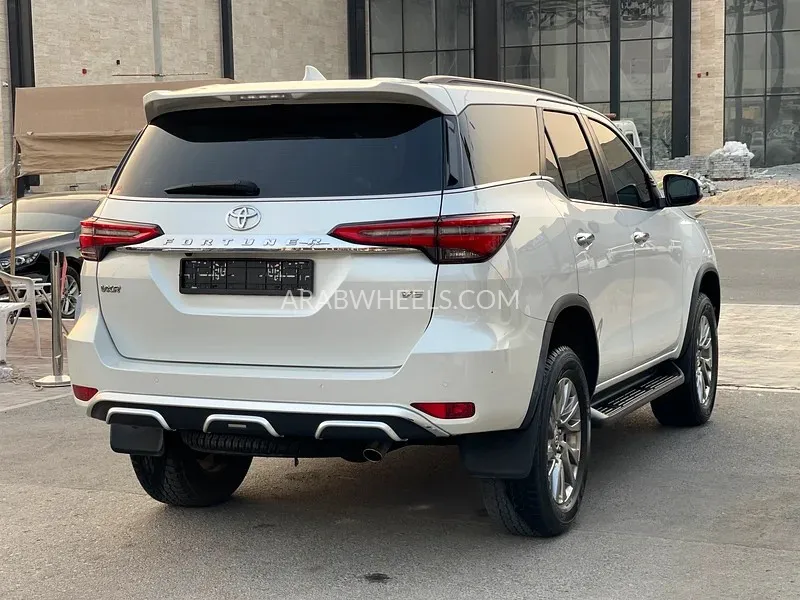 Toyota Fortuner 2023 for Sale in Sharjah Image-5