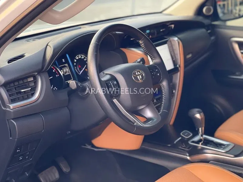 Toyota Fortuner 2023 for Sale in Sharjah Image-7