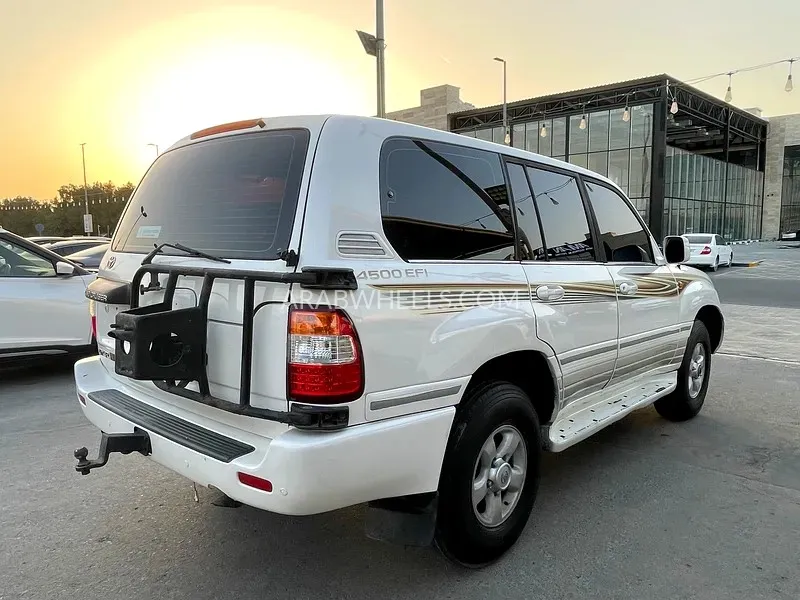 Toyota Land Cruiser 2006 for Sale in Sharjah Image-3