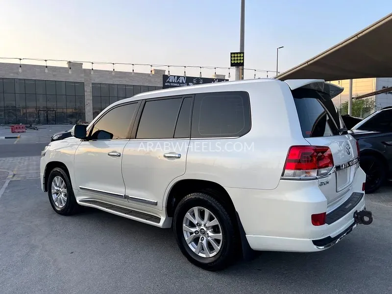 Toyota Land Cruiser 2018 for Sale in Sharjah Image-5