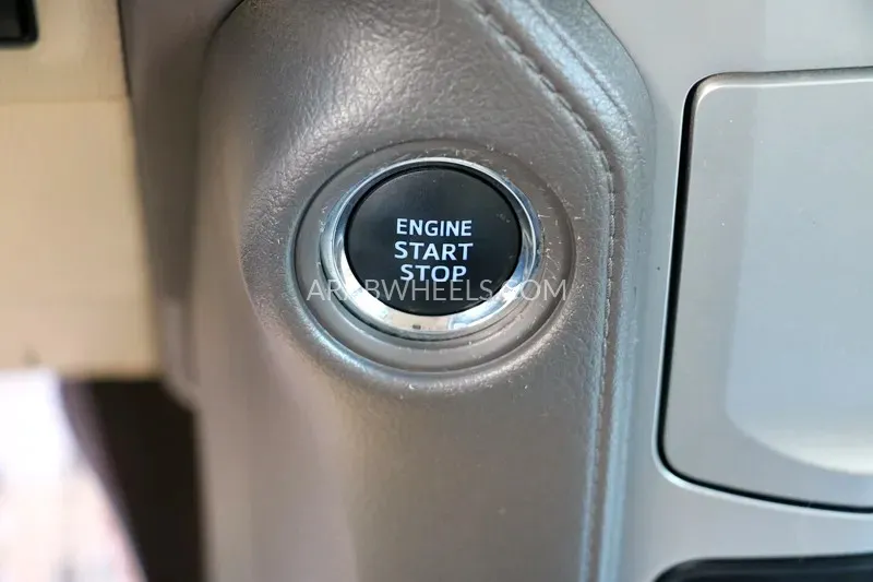 Toyota Land Cruiser Prado 2019 for Sale in Abu Dhabi Image-13