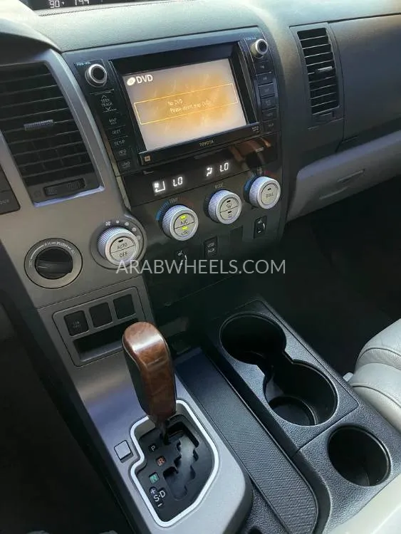 Toyota Tundra 2011 for Sale in Sharjah Image-8