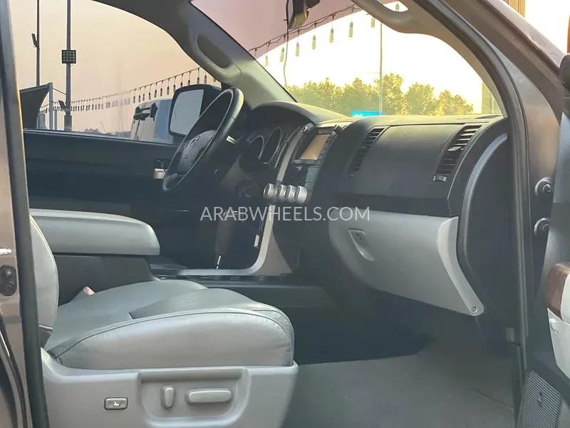 Toyota Tundra 2011 for Sale in Sharjah Image-10