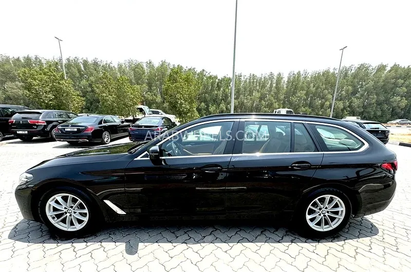 BMW 5 series 2023 for Sale in Sharjah Image-7