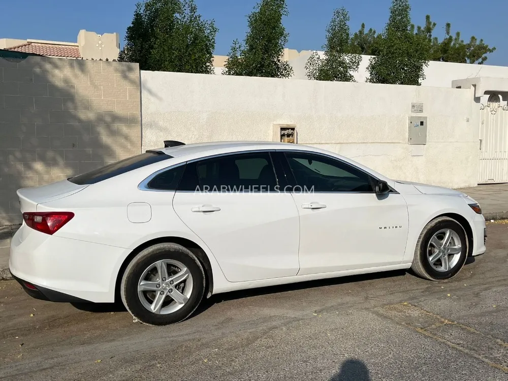 Chevrolet Malibu 2022 for Sale in Sharjah Image-16