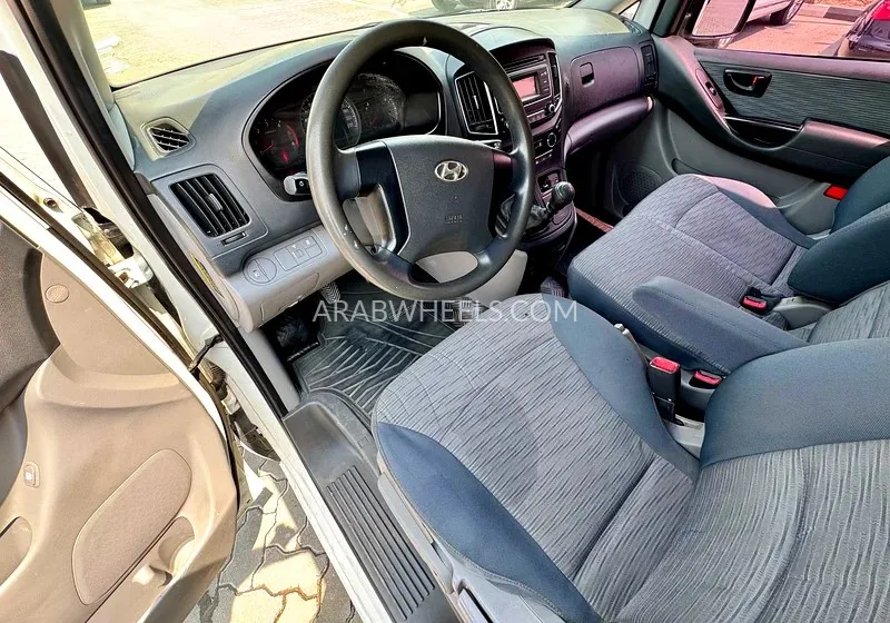 هيونداي H1 2016 for Sale in الشارقة Image-11