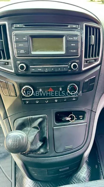 هيونداي H1 2016 for Sale in الشارقة Image-17