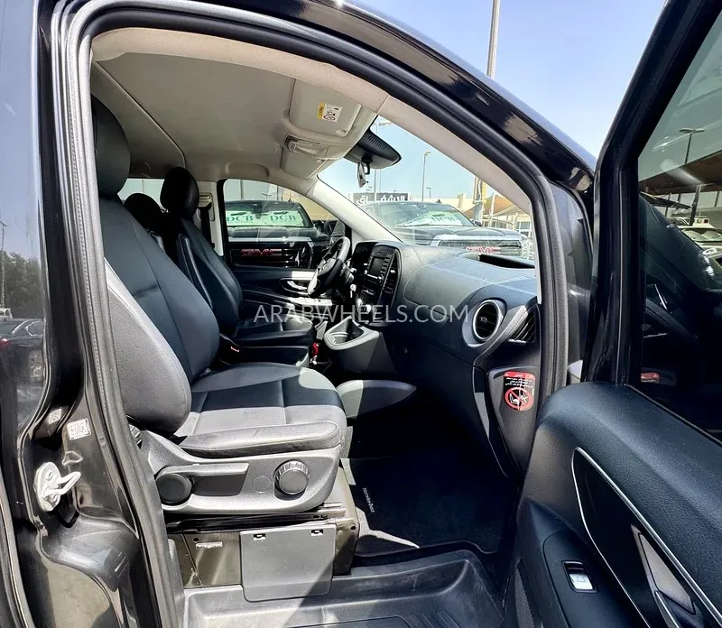 Mercedes Benz V Class 2019 for Sale in Sharjah Image-19