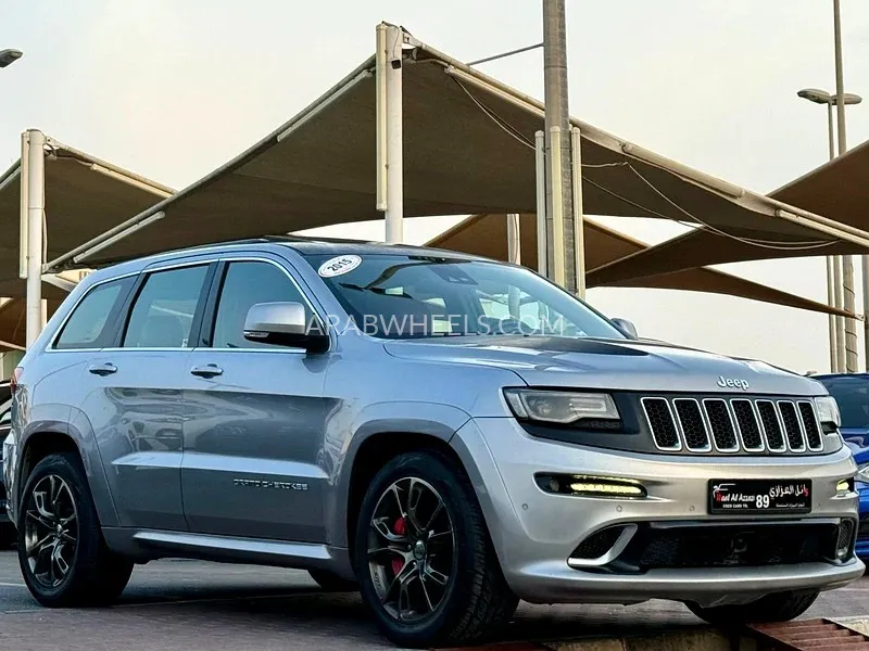 Jeep Grand Cherokee 2015 for Sale in Sharjah Image-4
