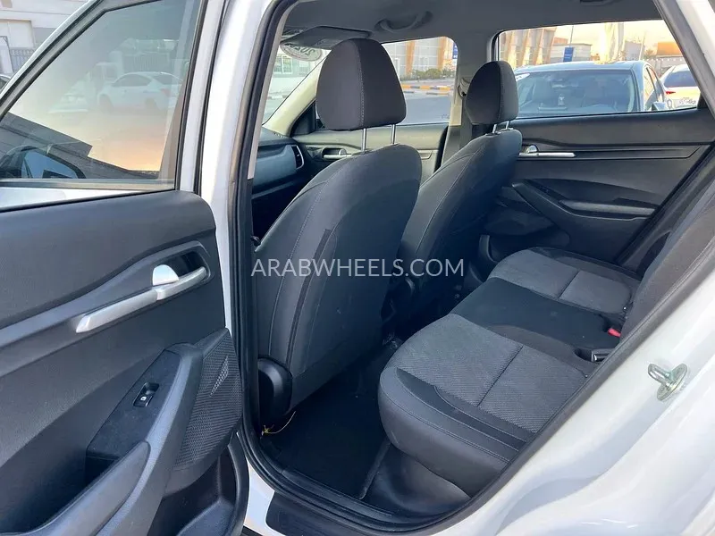 Kia Seltos 2023 for Sale in Sharjah Image-10