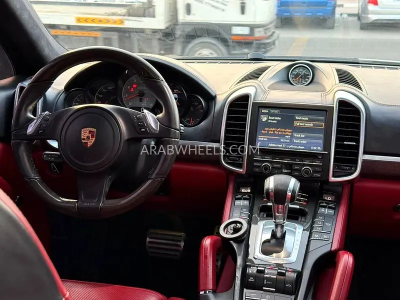 Porsche Cayenne 2014 for Sale in Sharjah Image-10
