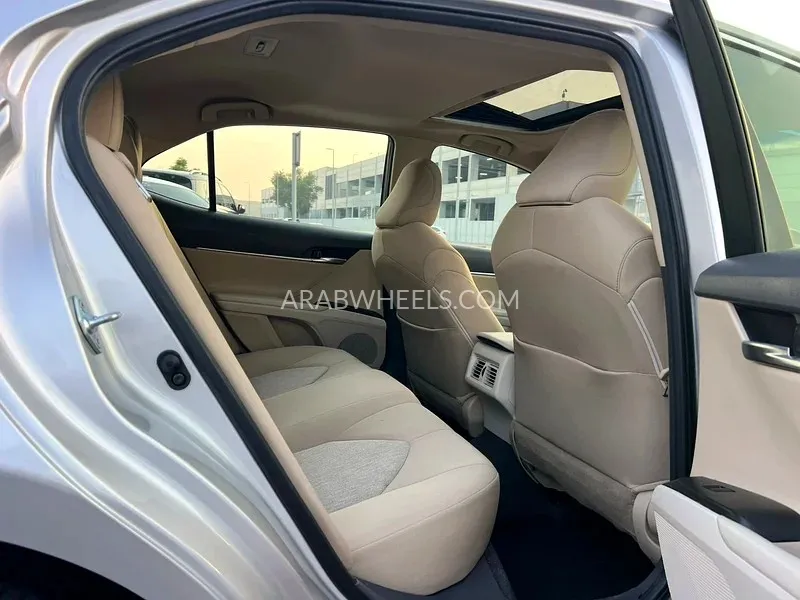 Toyota Camry 2023 for Sale in Sharjah Image-12