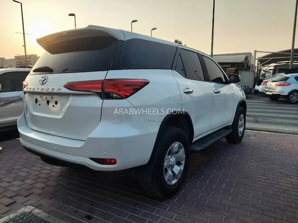 Toyota Fortuner 2022 for Sale in Sharjah Image-3