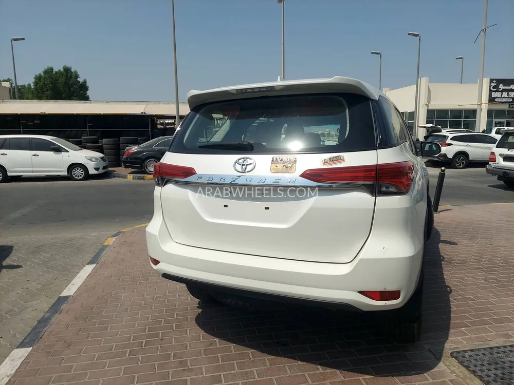 Toyota Fortuner 2020 for Sale in Sharjah Image-7