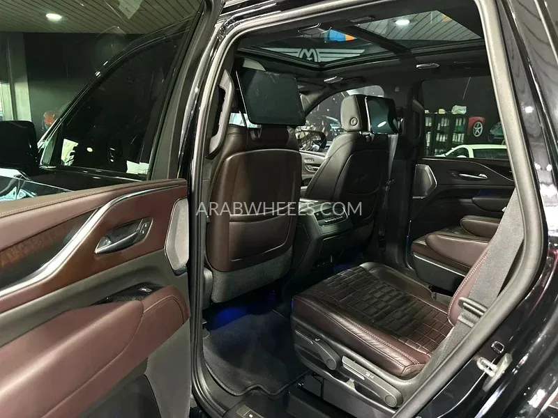 كاديلاك إسكاليد 2022 for Sale in دبي Image-8