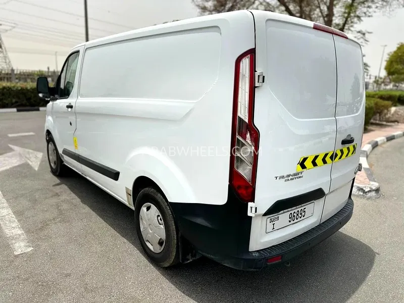 Ford Transit 2020 for Sale in Dubai Image-7
