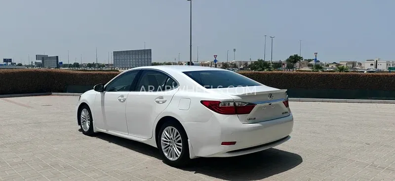 Lexus ES 2013 for Sale in Sharjah Image-3