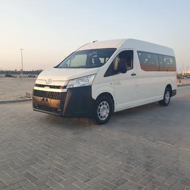 Toyota Hiace 3.5L High Roof Commuter 2022