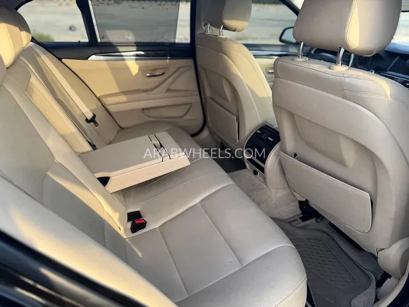 BMW 5 series 2016 for Sale in Sharjah Image-10
