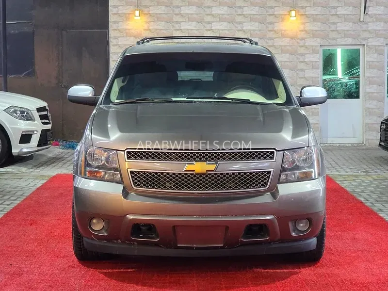 Chevrolet Suburban 2014 for Sale in Ajman Image-1