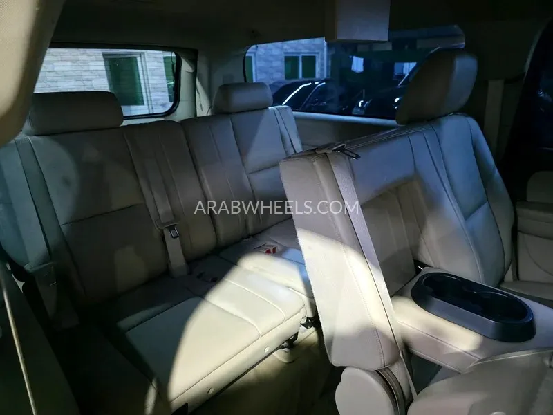 شيفروليه سوبربان 2014 for Sale in عجمان Image-11