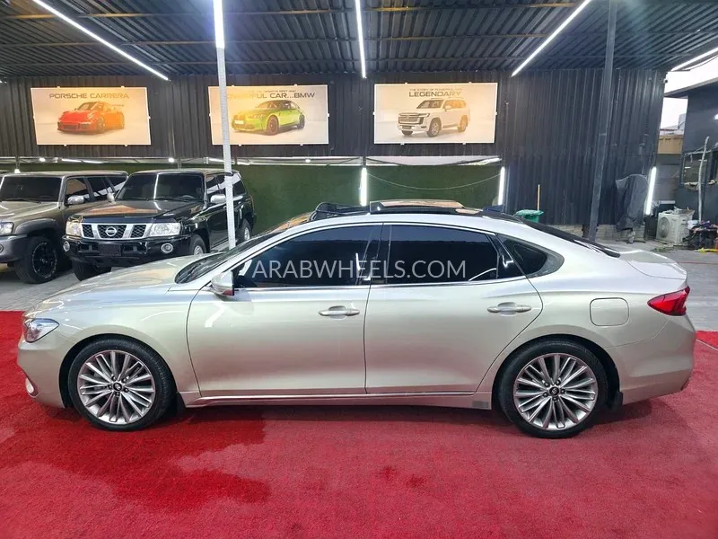 Hyundai Azera 2018 for Sale in Ajman Image-3